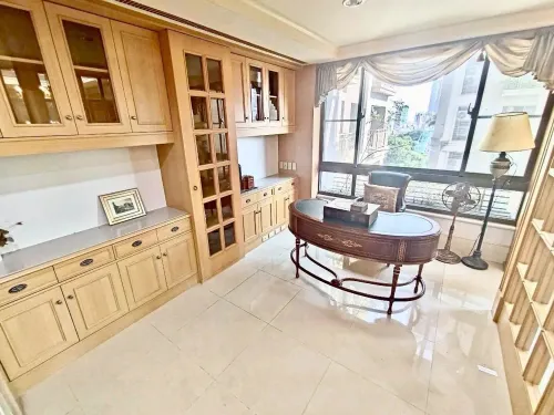 Apartment for rent TWD 105 300 - Zhongtai W Rd - 3 bedrooms
