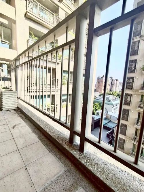 Apartment for rent TWD 105 300 - Zhongtai W Rd - 3 bedrooms