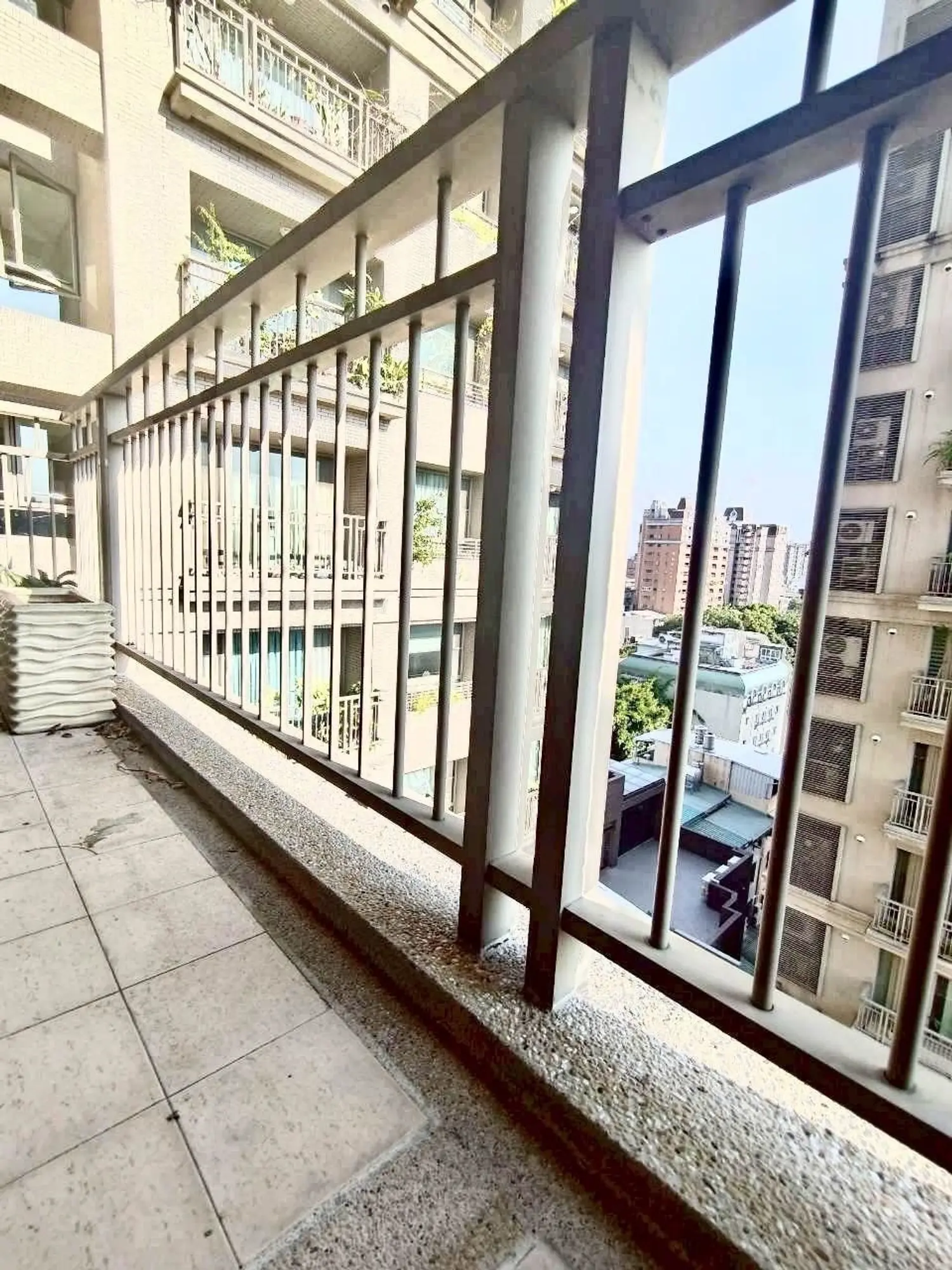 3 bedrooms apartment for rent TWD 105 300 - 55 ping - North District,Taichung City slide 12