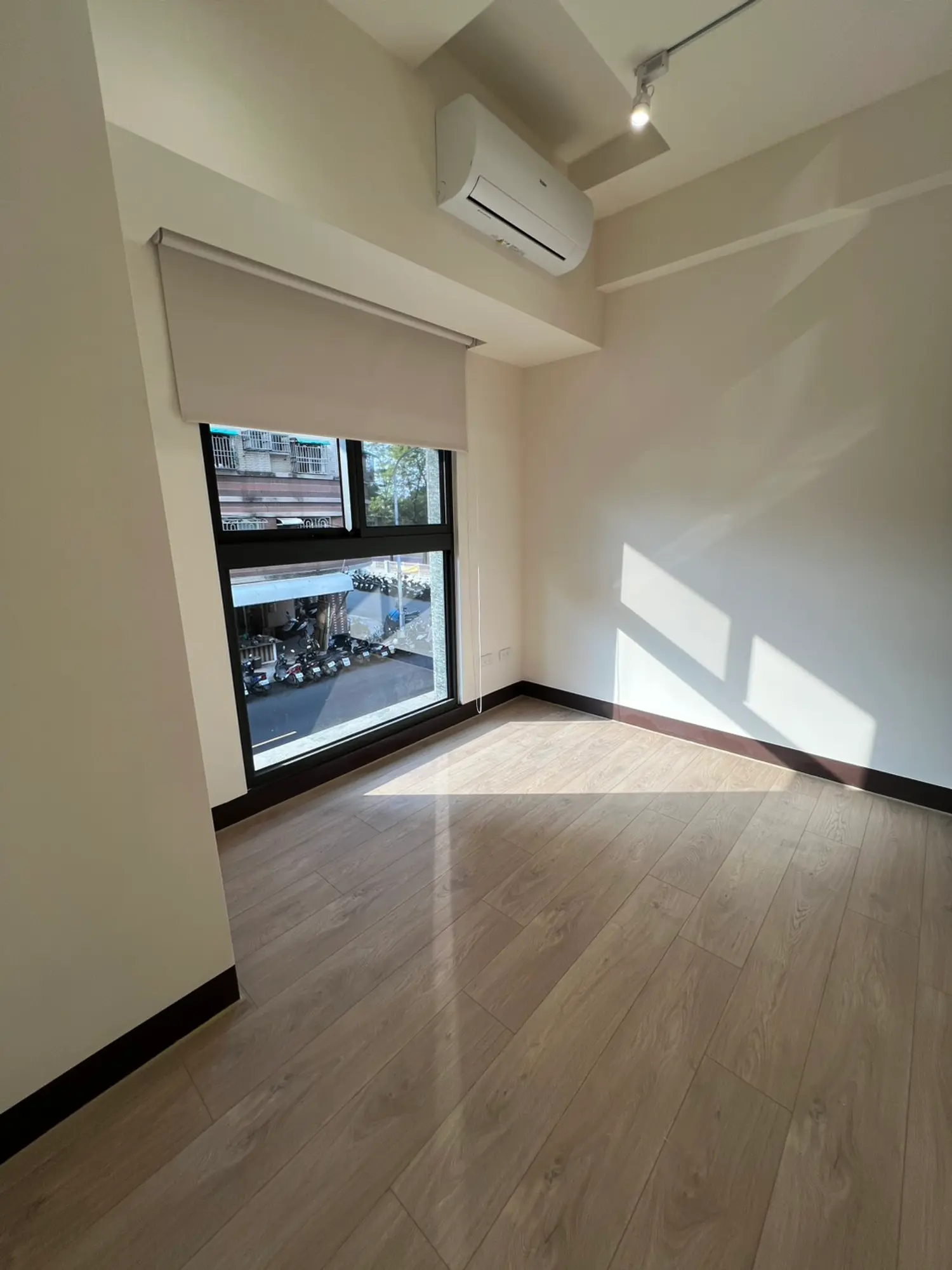 Office for rent TWD 20 000 - 19 ping - Fengshan District, Kaohsiung City slide 8
