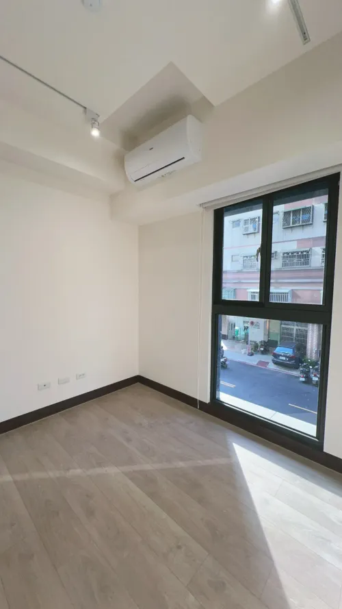 Office for rent TWD 20 000 - 19 ping - Fengshan District, Kaohsiung City slide 6