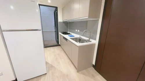 Office for rent TWD 20 000 - 19 ping - Fengshan District, Kaohsiung City slide 1