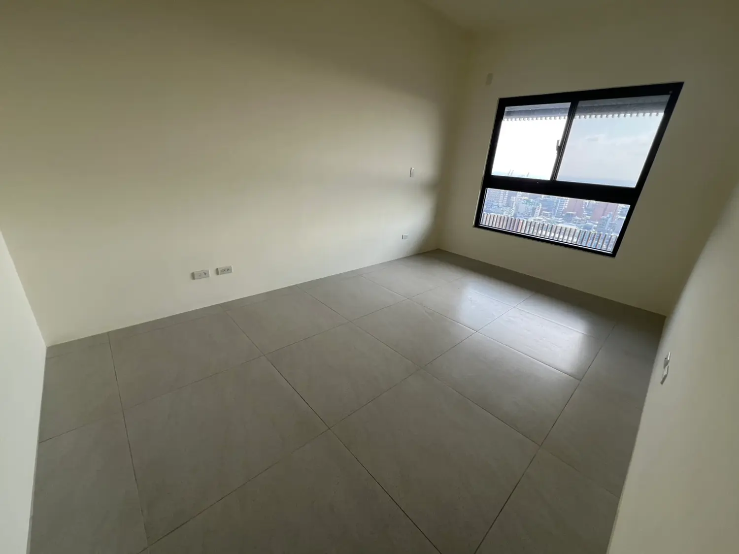 4 bedrooms apartment for rent TWD 38 000 - 45 ping - Yancheng District, Kaohsiung City slide 6