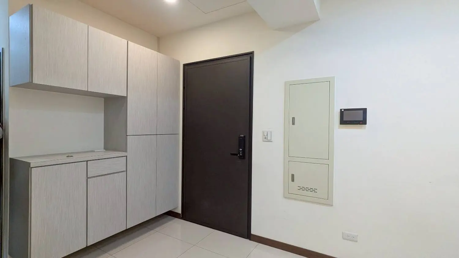 3 bedrooms apartment for rent TWD 40 000 - 25 ping - Xitun District,Taichung City slide 1