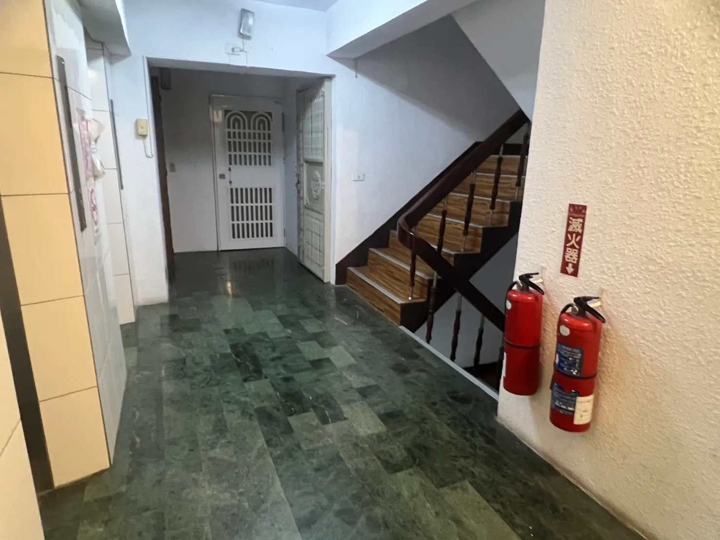 1 room apartment for rent TWD 13 000 - 12 ping - Sinsing District, Kaohsiung City slide 7
