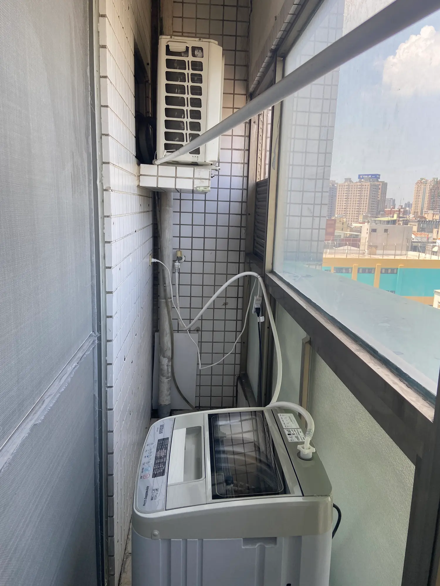 Studio apartment for rent in West District, Taichung City | NT$ 11 000 | 7 ping slide 8