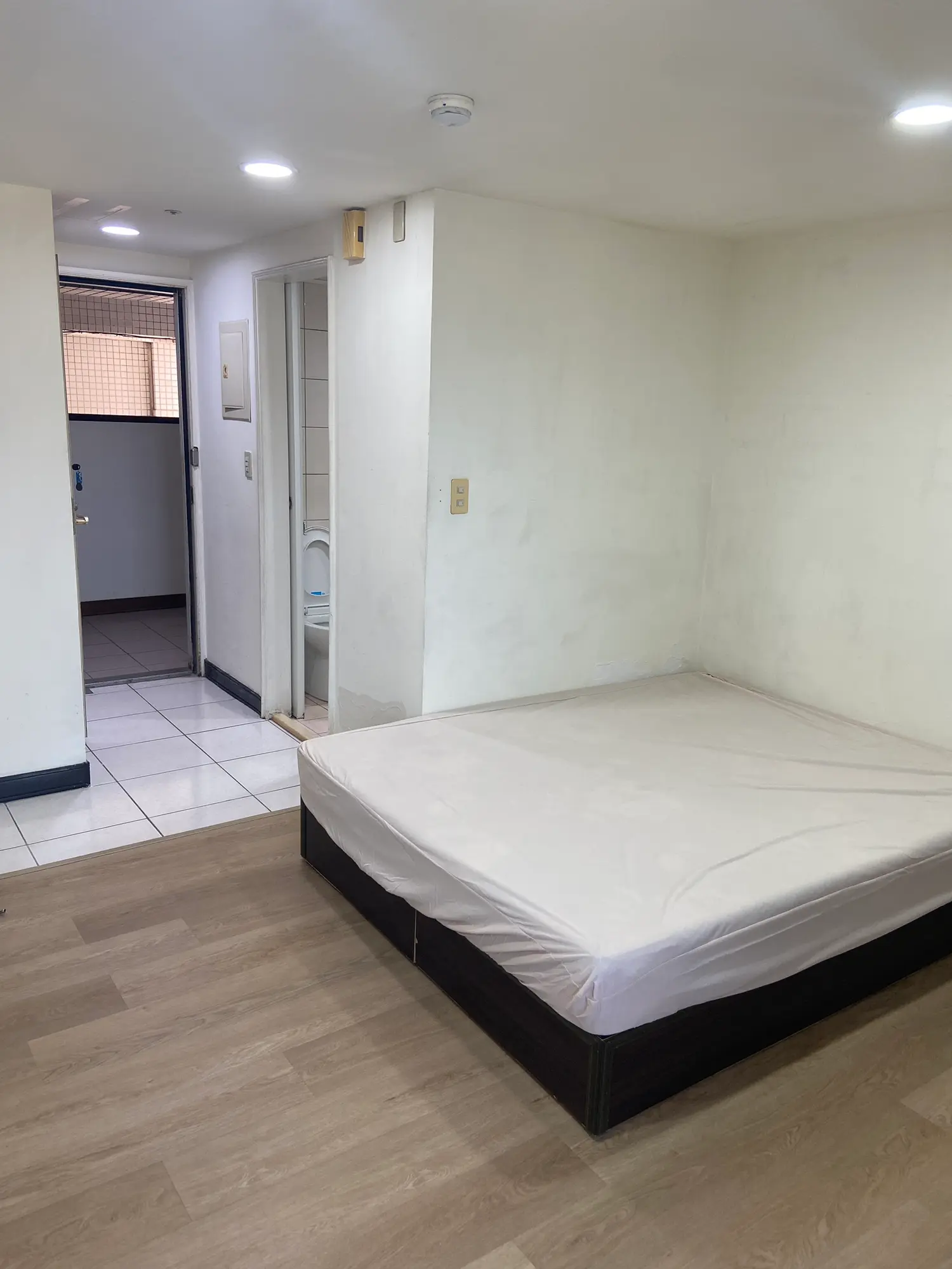 Studio apartment for rent in West District, Taichung City | NT$ 11 000 | 7 ping slide 7