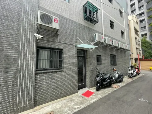分租套房、雅房 出租 NT$ 14 500 - 太原路二段16巷 - 6 房