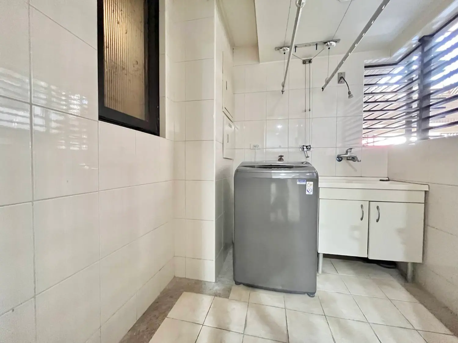 3 bedrooms apartment for rent TWD 35 000 - 61 ping - North District, Taichung City slide 5