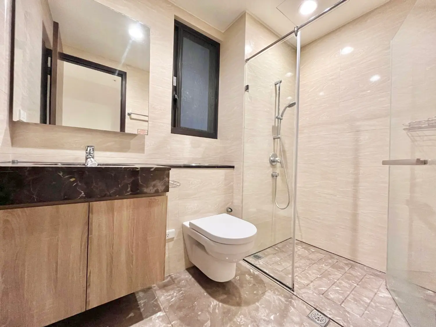 3 bedrooms apartment for rent TWD 35 000 - 61 ping - North District, Taichung City slide 10