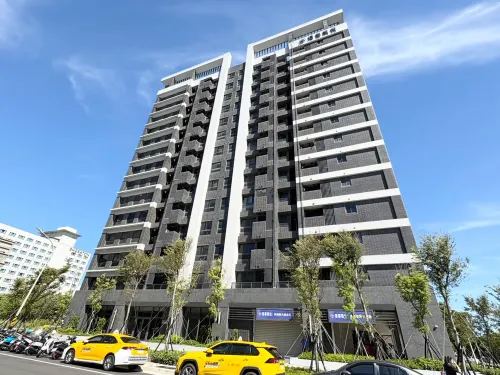 Apartment for rent TWD 18 000 -  - 2 bedrooms
