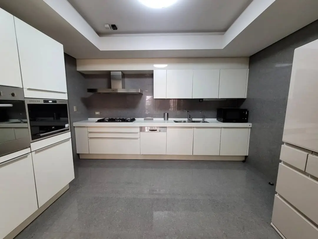 2 bedrooms apartment for rent in Xitun District, Taichung City | NT$ 68 000 | 47 ping slide 13