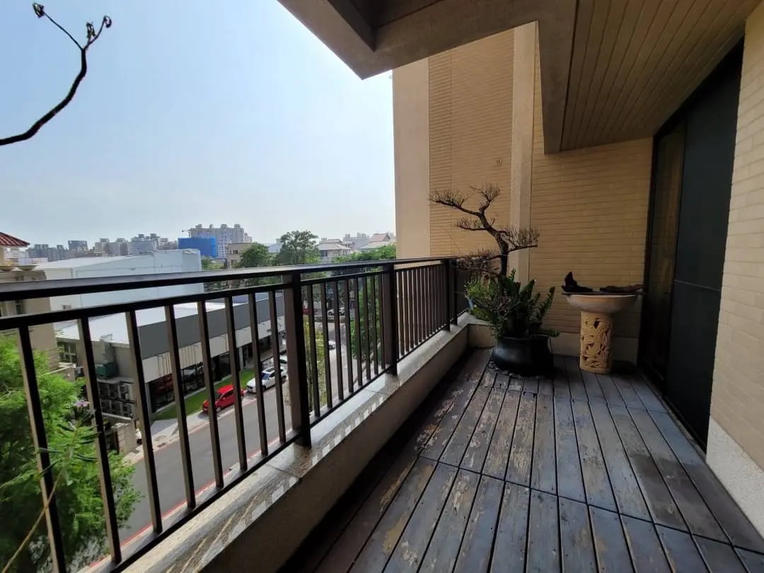 2 bedrooms apartment for rent in Xitun District, Taichung City | NT$ 68 000 | 47 ping slide 2