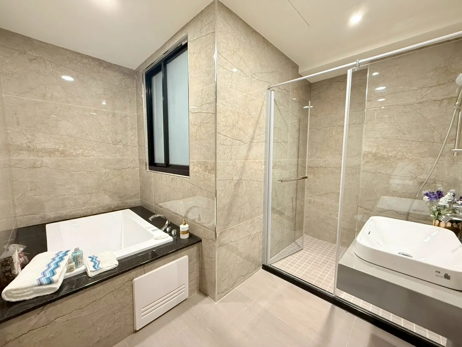 4 bedrooms townhouse for sale in East District, Tainan City | NT$ 45 800 000 | 60 ping slide 9