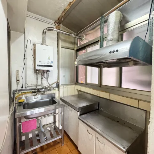 3 bedrooms apartment for sale in Songshan District, Taipei City | TWD 28 800 000 | 22 ping slide 2