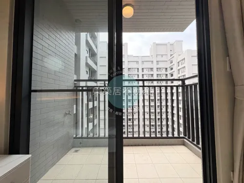 Apartment for rent TWD 33 900 - Section 2, Yonghua Road - 3 bedrooms