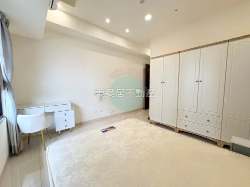 Apartment for rent TWD 39 000 - Section 2, Yonghua Road - 3 bedrooms
