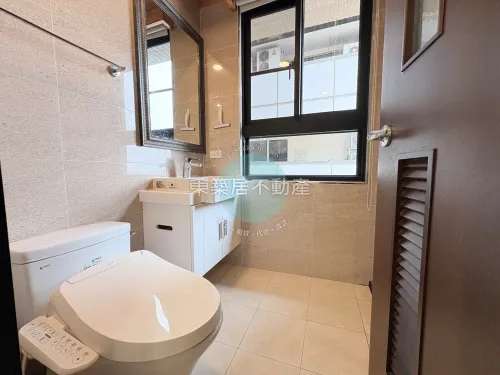 Apartment for rent TWD 39 000 - Section 2, Yonghua Road - 3 bedrooms