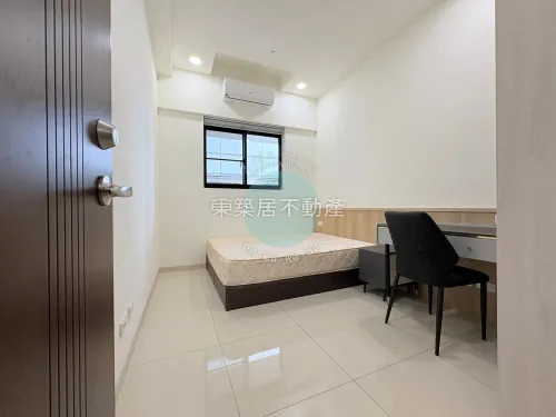 Apartment for rent TWD 39 000 - Section 2, Yonghua Road - 3 bedrooms