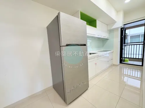 Apartment for rent TWD 39 000 - Section 2, Yonghua Road - 3 bedrooms