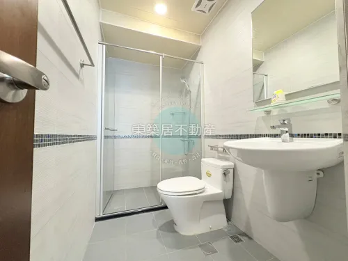 Apartment for rent TWD 39 000 - Section 2, Yonghua Road - 3 bedrooms