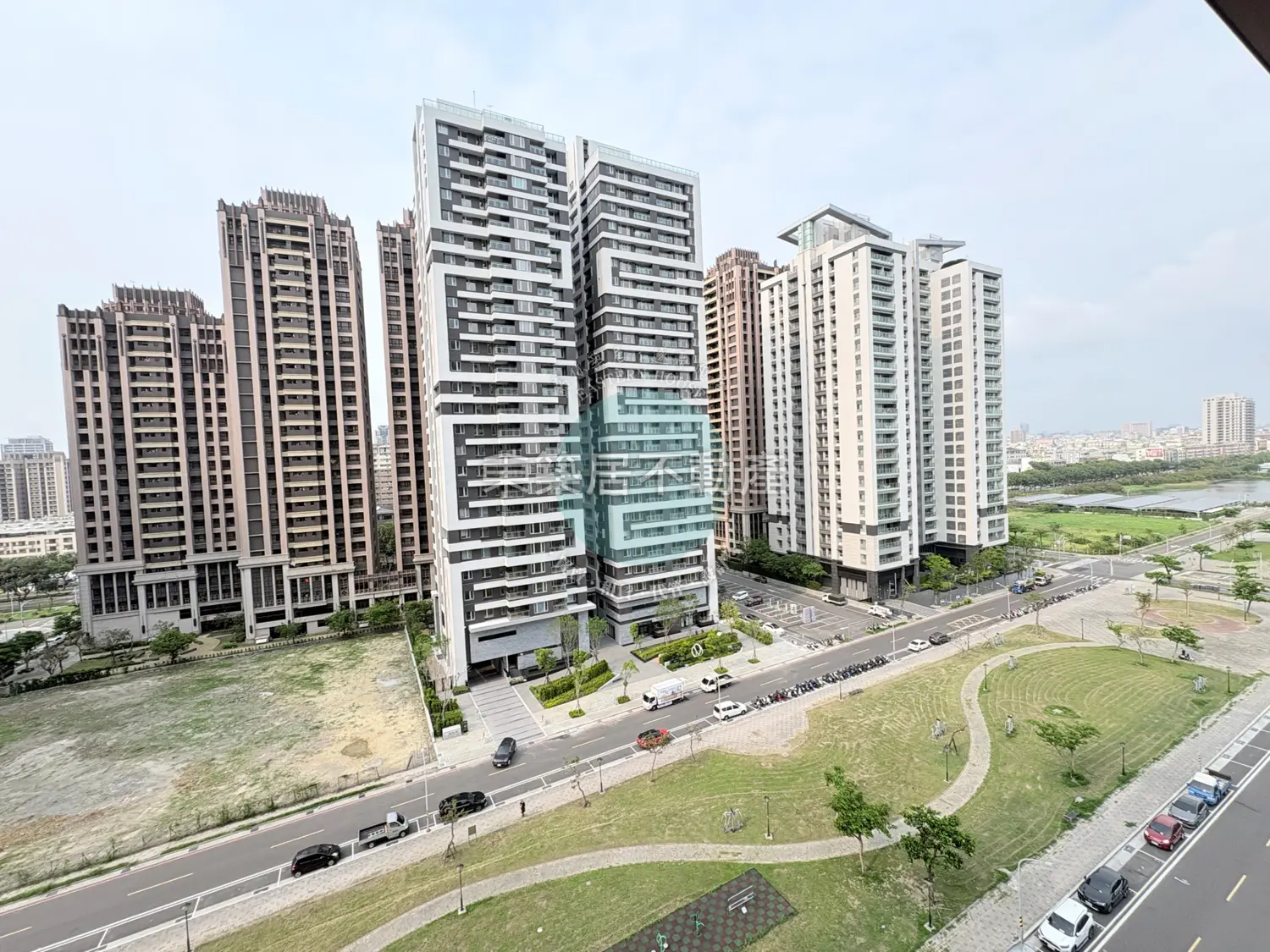 3 bedrooms apartment for rent in Anping District, Tainan City | NT$ 33 900 | 20 ping slide 2