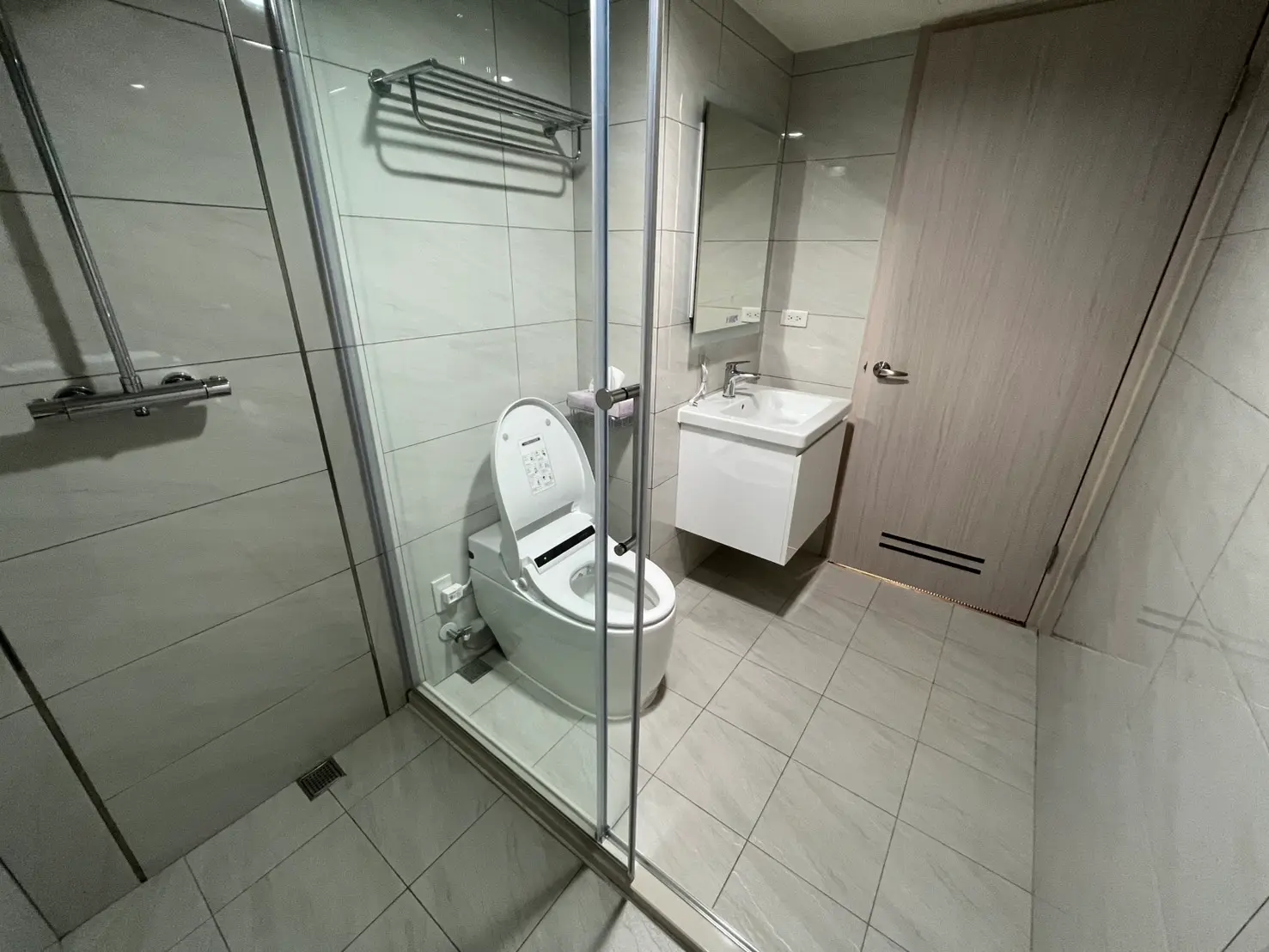 2 bedrooms apartment for rent in Zuoying District, Kaohsiung City | NT$ 25 000 | 18 ping slide 5