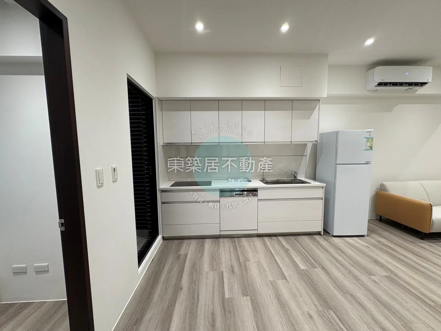 2 bedrooms apartment for rent in East District, Tainan City | NT$ 25 000 | 15 ping slide 4