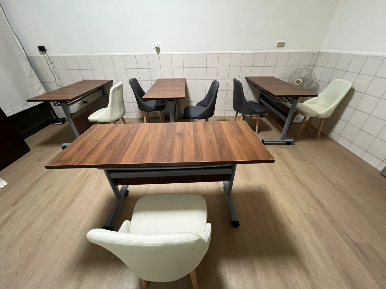 Shop / Retail for rent in Fengshan District, Kaohsiung City | NT$ 2 000 | 10 ping slide 1