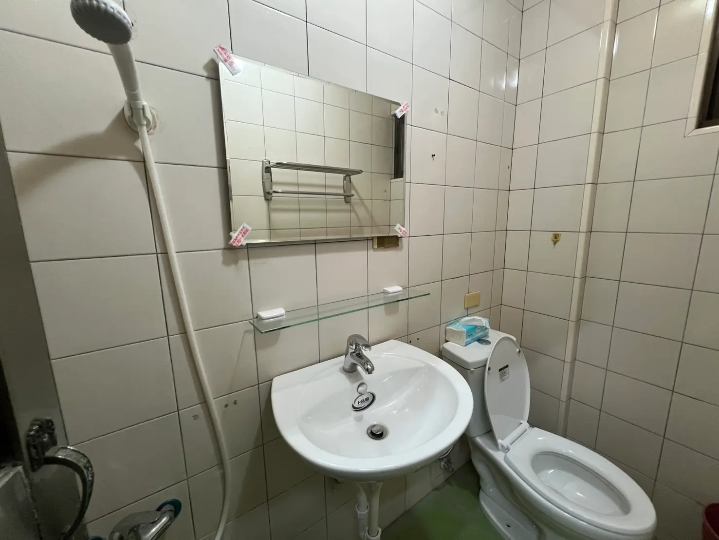 Shop / Retail for rent in Fengshan District, Kaohsiung City | NT$ 2 000 | 10 ping slide 3