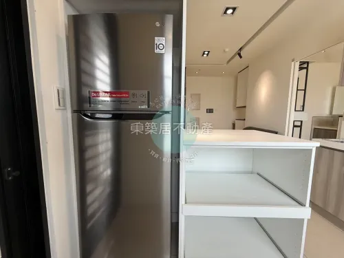 2 bedrooms apartment for rent in West Central District, Tainan City | NT$ 25 800 | 13 ping slide 6
