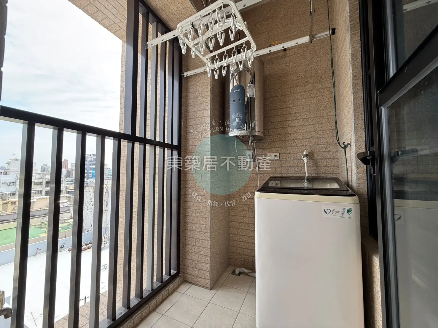 2 bedrooms apartment for rent in West Central District, Tainan City | NT$ 25 800 | 13 ping slide 14