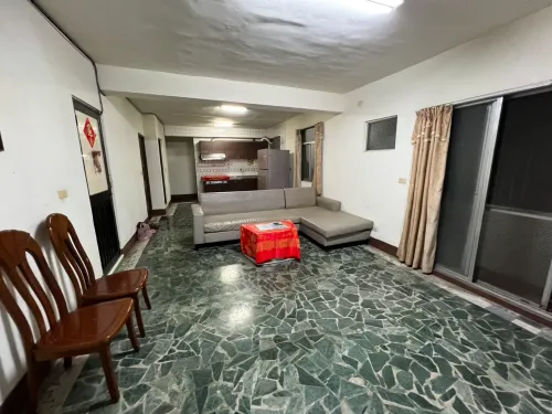 Room for rent NT$ 6 000 - Zhongshan East Road - 3 bedrooms
