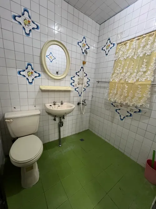 Room for rent NT$ 6 000 - Zhongshan East Road - 3 bedrooms