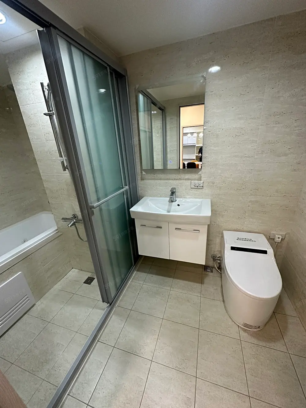 3 bedrooms apartment for rent in Xitun District, Taichung City | NT$ 45 000 | 34 ping slide 7