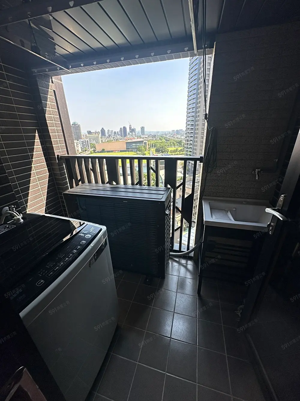 3 bedrooms apartment for rent in Xitun District, Taichung City | NT$ 45 000 | 34 ping slide 10