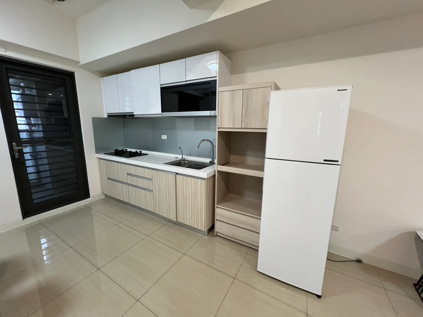 3 bedrooms apartment for rent in Sanmin District, Kaohsiung City | NT$ 35 000 | 25 ping slide 3
