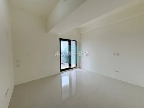 3 bedrooms apartment for sale in Sanmin District, Kaohsiung City | NT$ 14 880 000 | 20 ping slide 3