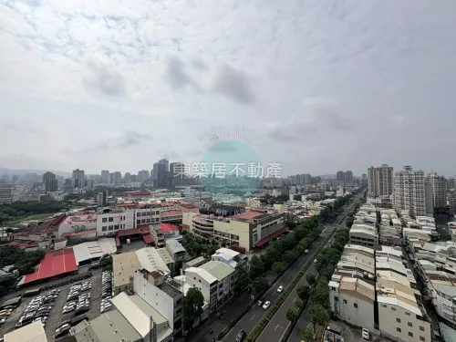 3 bedrooms apartment for sale in Sanmin District, Kaohsiung City | NT$ 14 880 000 | 20 ping slide 6