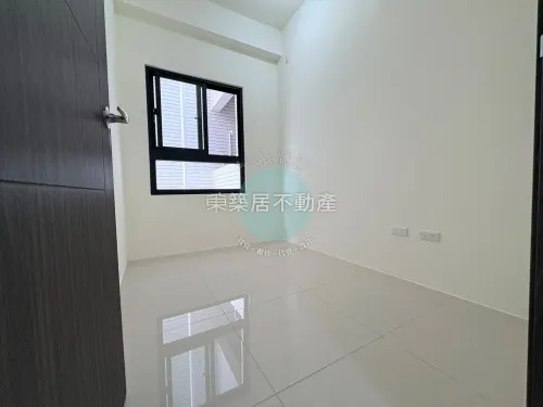 3 bedrooms apartment for sale in Sanmin District, Kaohsiung City | NT$ 14 880 000 | 20 ping slide 8