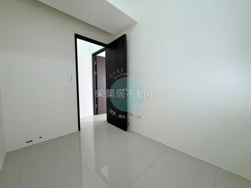 3 bedrooms apartment for sale in Sanmin District, Kaohsiung City | NT$ 14 880 000 | 20 ping slide 9
