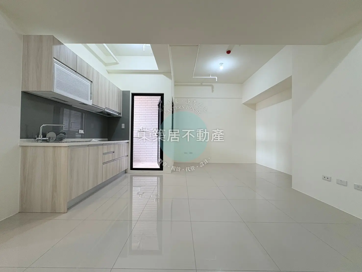 3 bedrooms apartment for sale in Sanmin District, Kaohsiung City | NT$ 14 880 000 | 20 ping slide 2