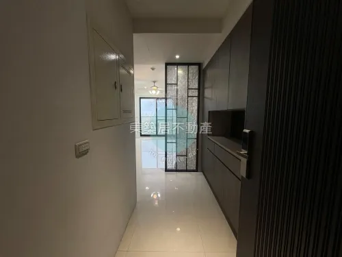 3 bedrooms apartment for rent in East District, Tainan City | NT$ 35 800 | 33 ping slide 2