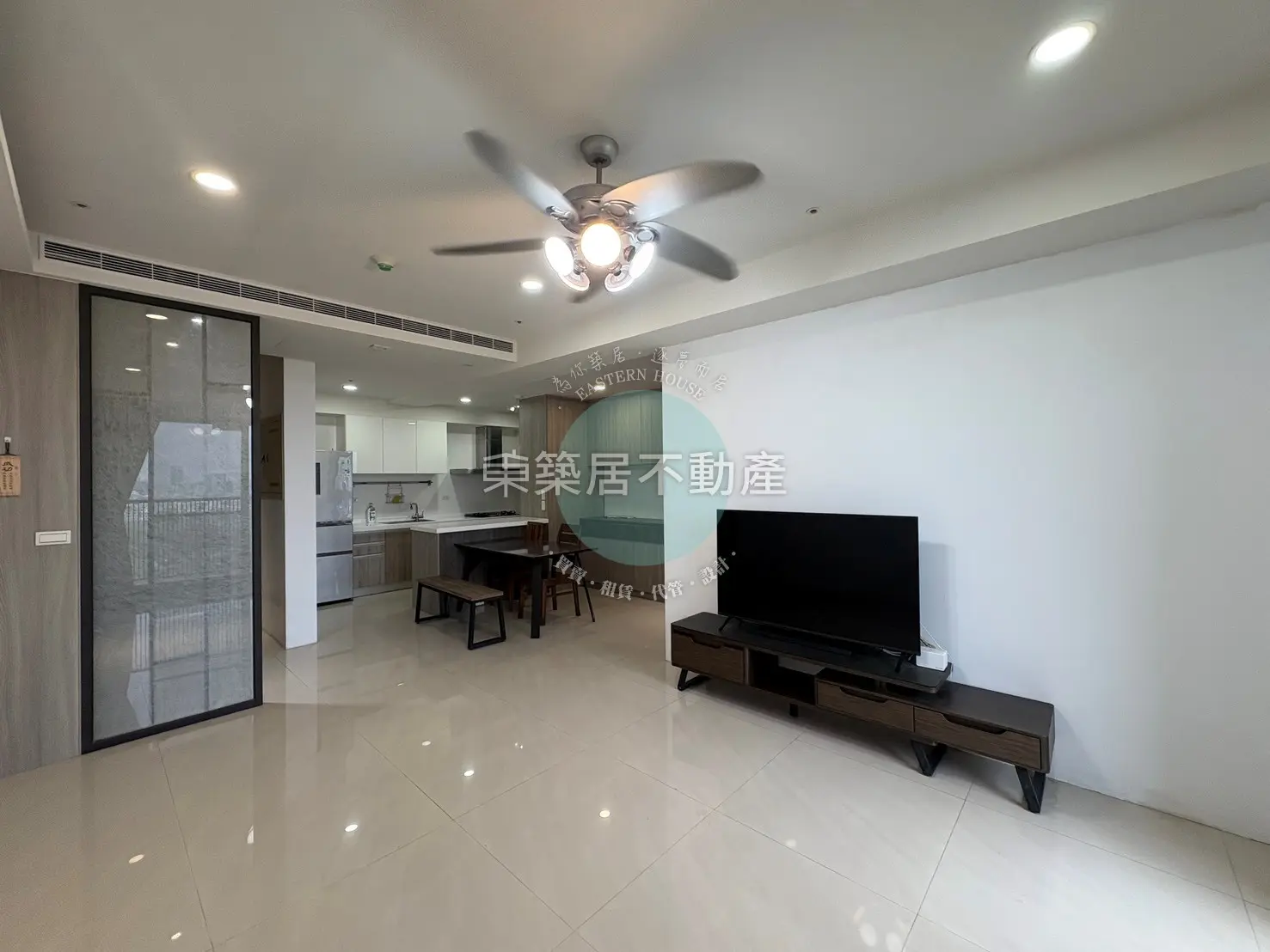 3 bedrooms apartment for rent in East District, Tainan City | NT$ 35 800 | 33 ping slide 1
