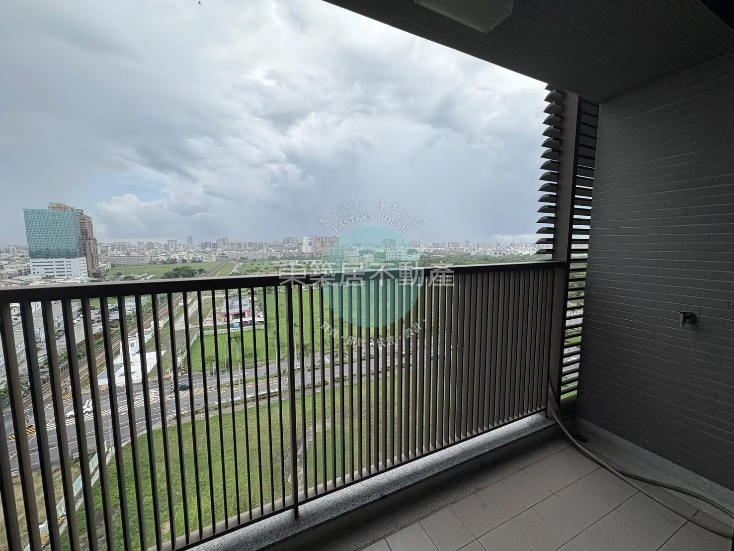 3 bedrooms apartment for rent in East District, Tainan City | NT$ 35 800 | 33 ping slide 6