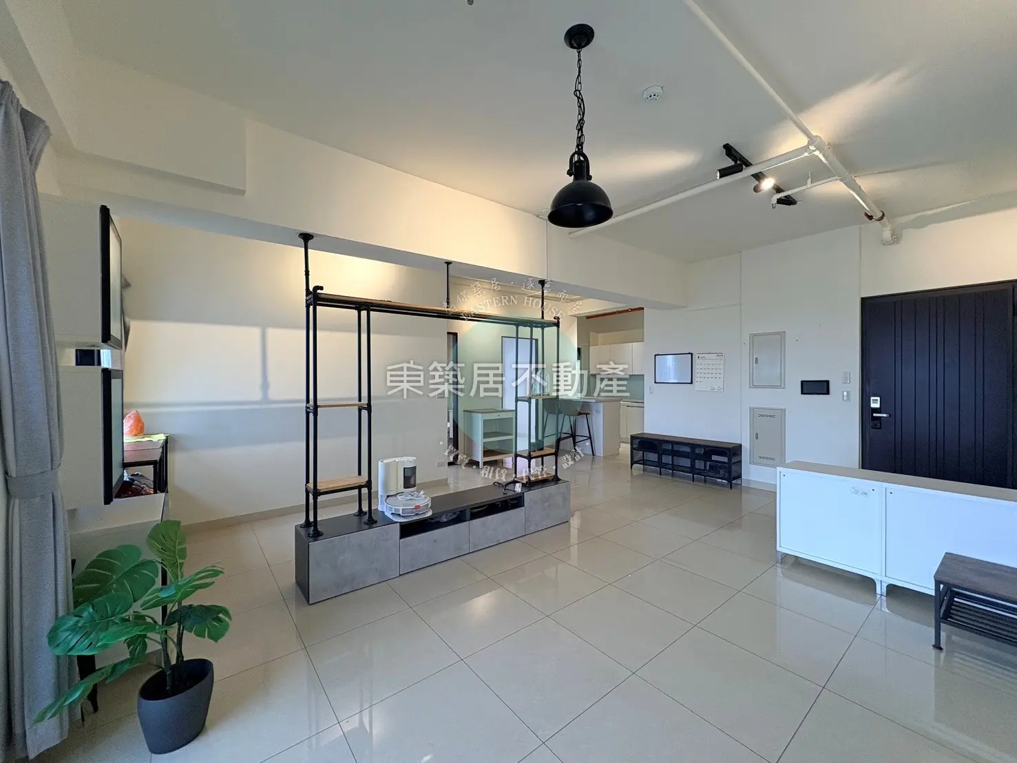2 bedrooms apartment for rent in Anping District, Tainan City | NT$ 32 000 | 21 ping slide 1