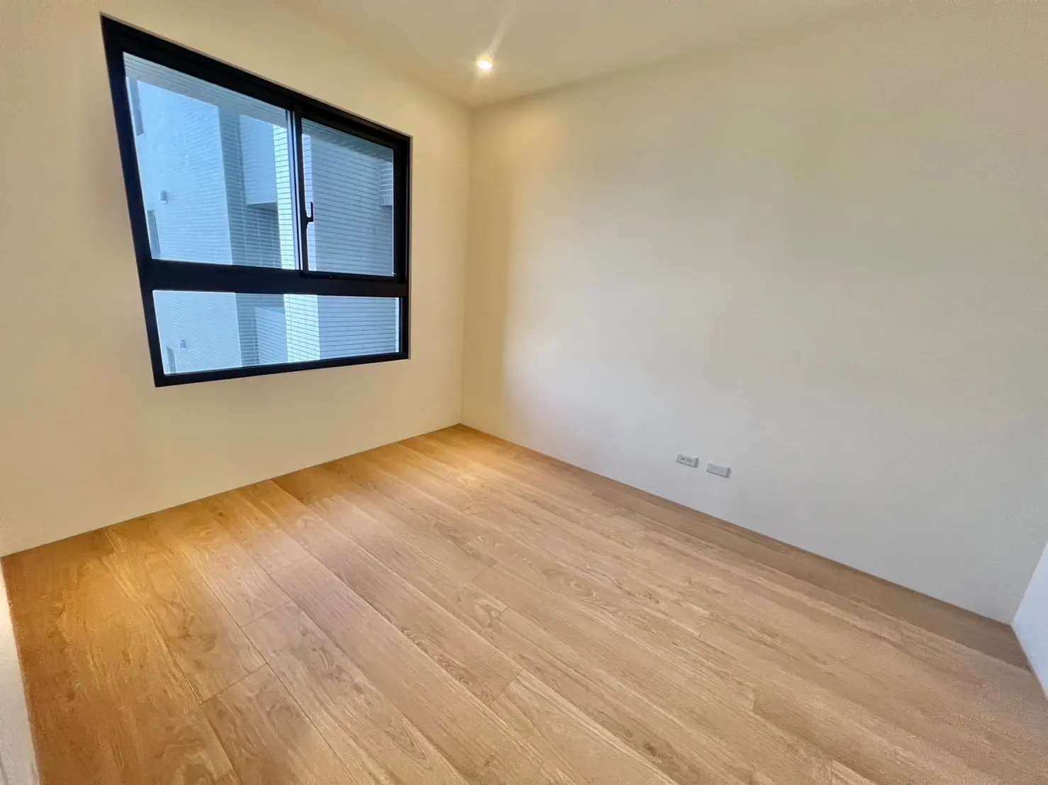 Apartment for rent TWD 35 000 3 rooms - 25 ping - Taichung City, Nantun District slide 16