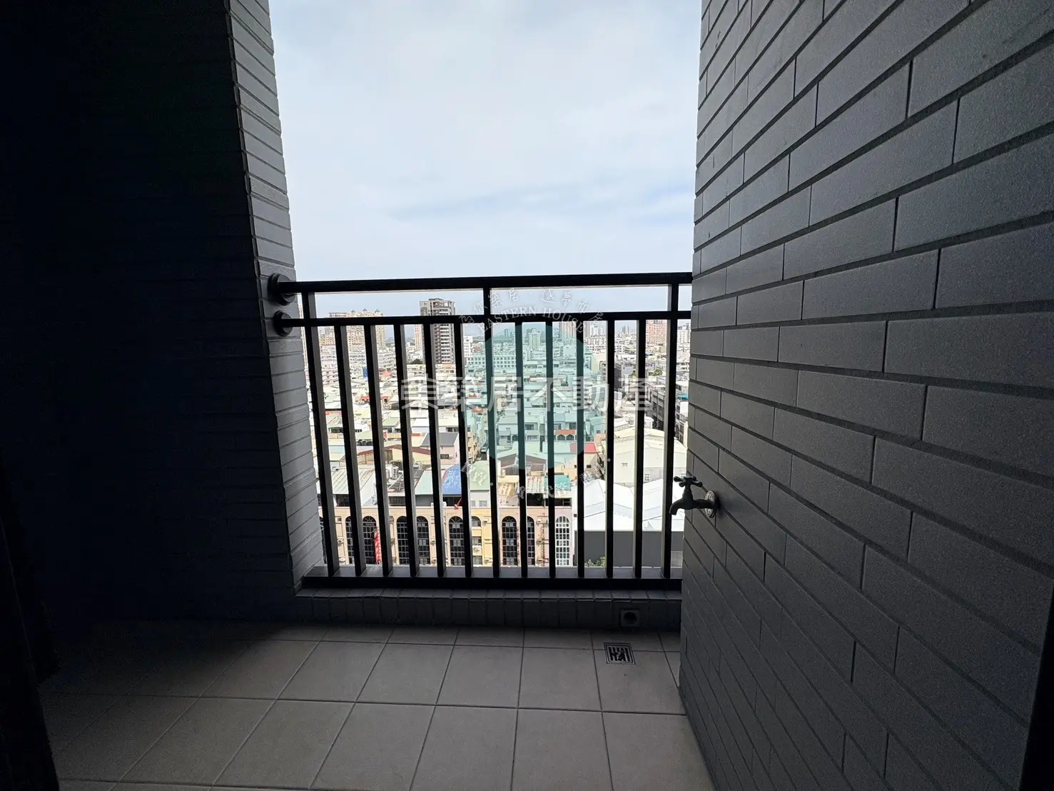 2 bedrooms apartment for rent in Anping District, Tainan City | NT$ 32 800 | 19 ping slide 7