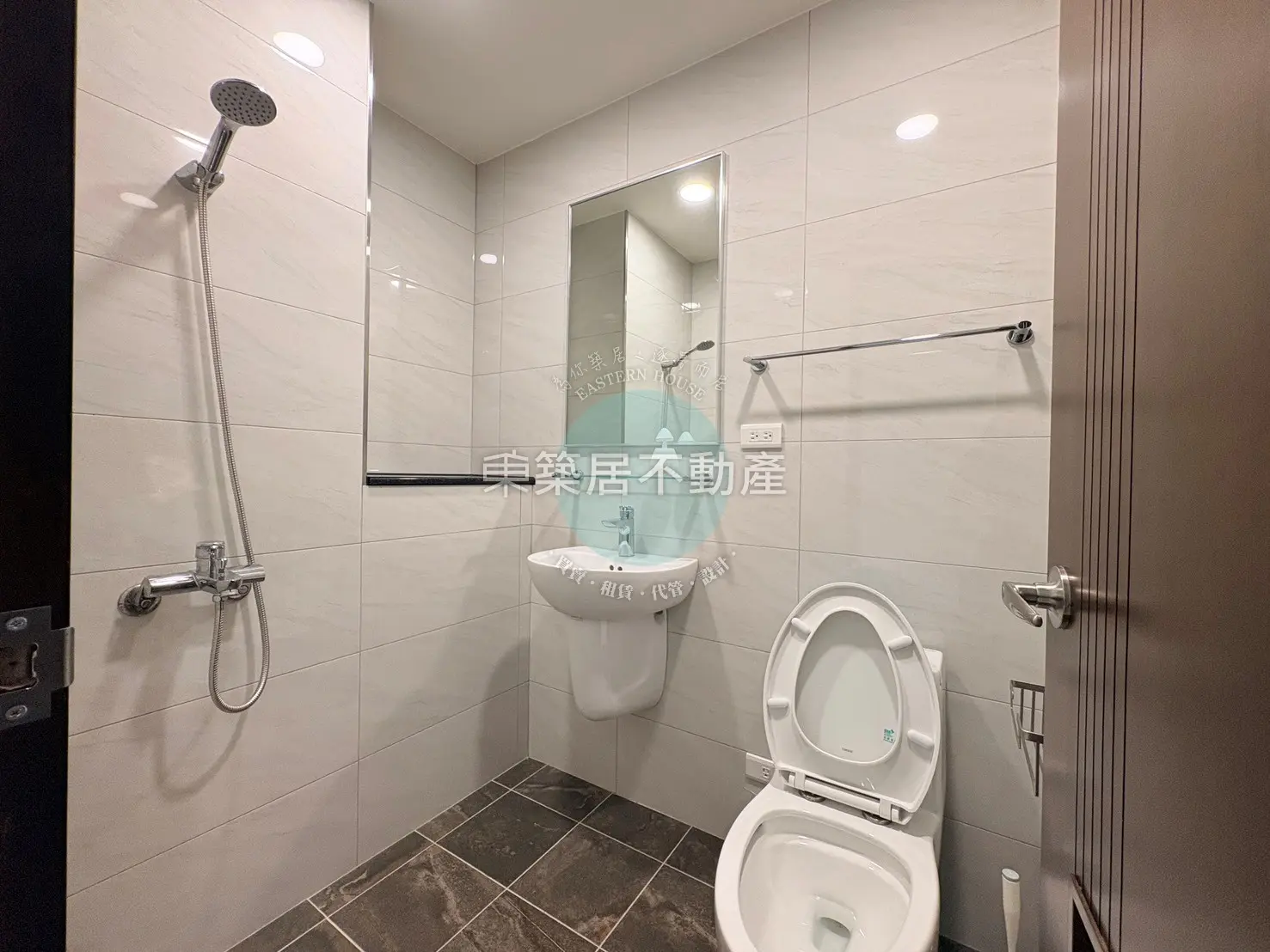 2 bedrooms apartment for rent in Anping District, Tainan City | NT$ 32 800 | 19 ping slide 12