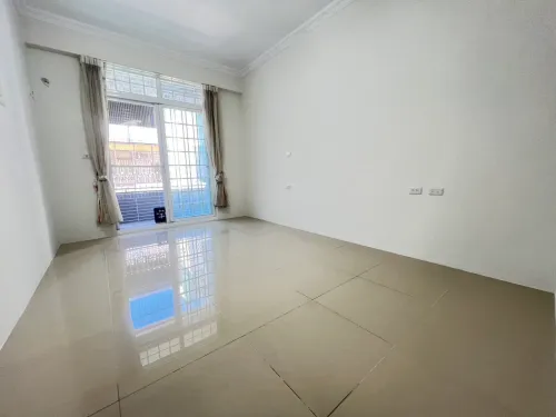 35 bedrooms townhouse for sale in Sanmin District, Kaohsiung City | NT$ 14 800 000 | 22 ping slide 8